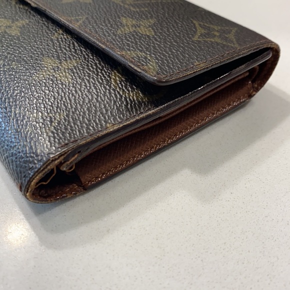 Louis Vuitton Monogram Wallet - Picture 8 of 13